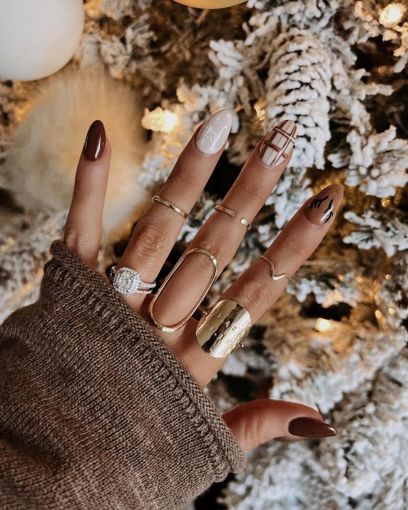 Twinkling Ornament Shine