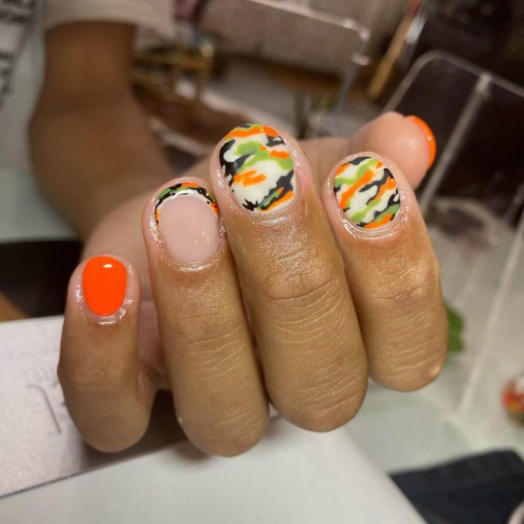 Tiny Bold Elegance