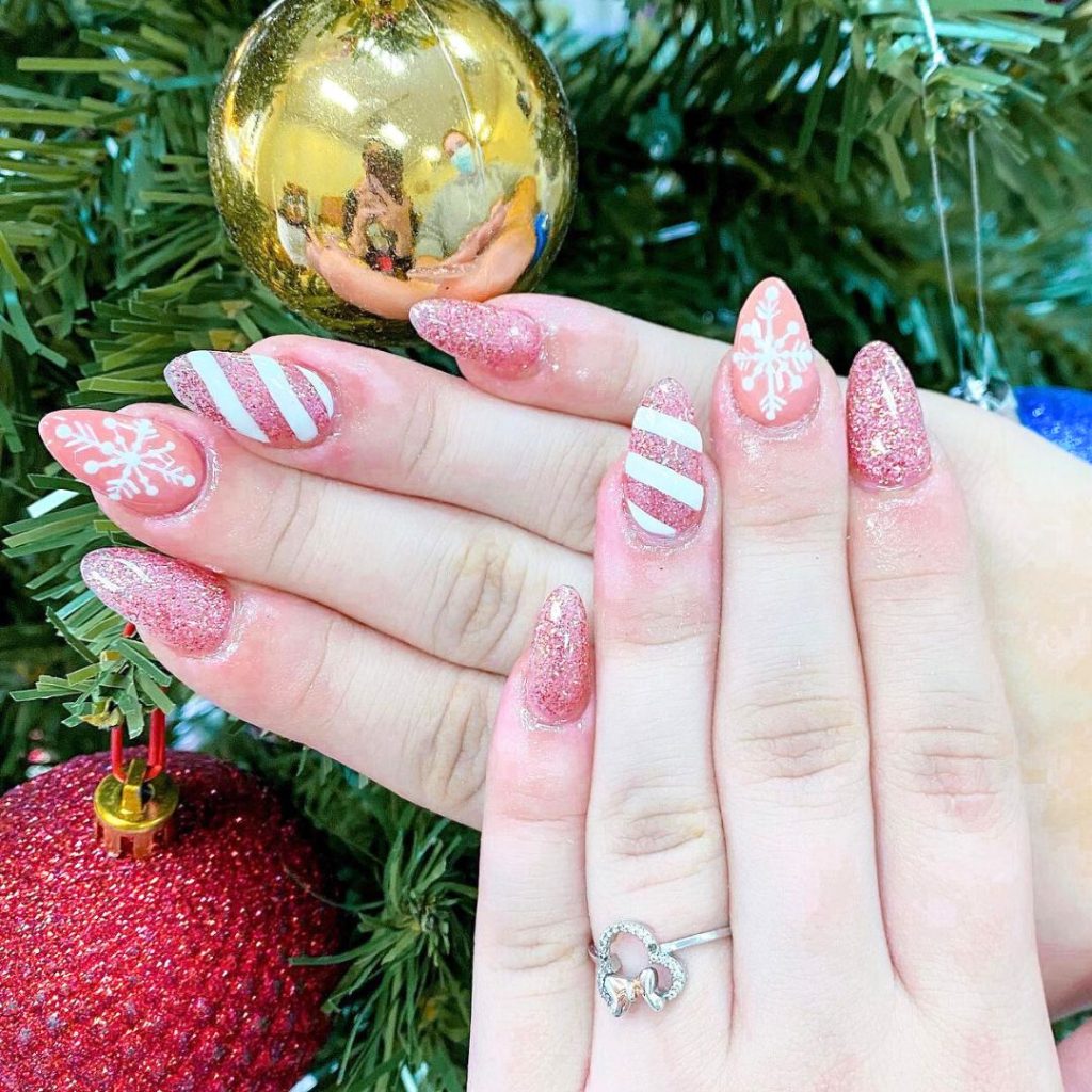 Fireplace Flicker Nails