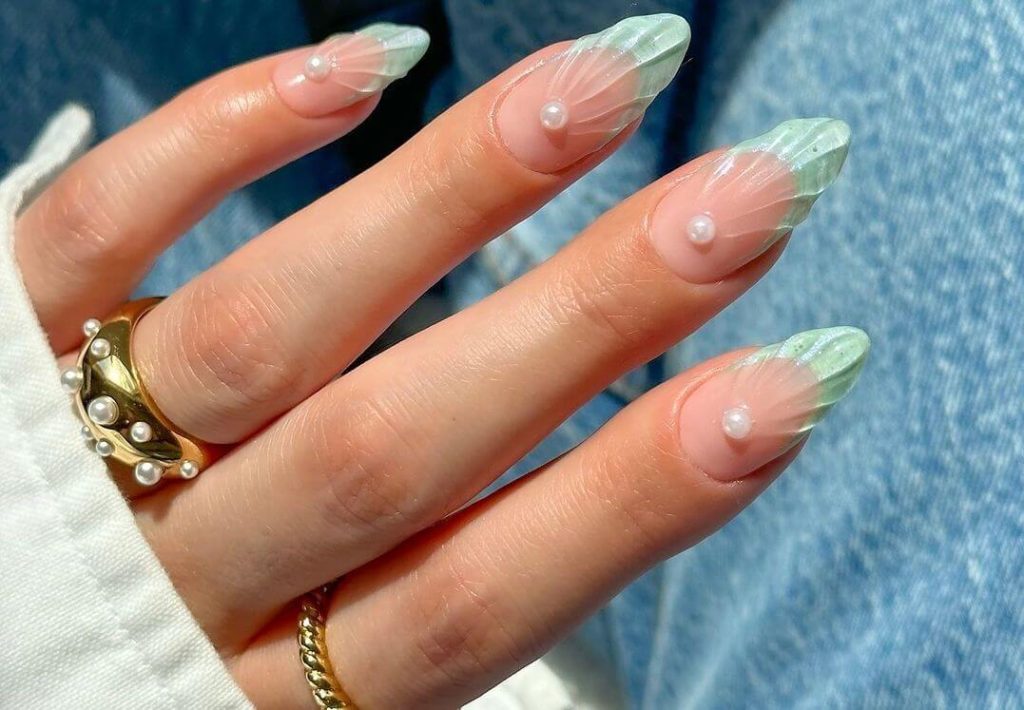 Crystal-Studded Lines
