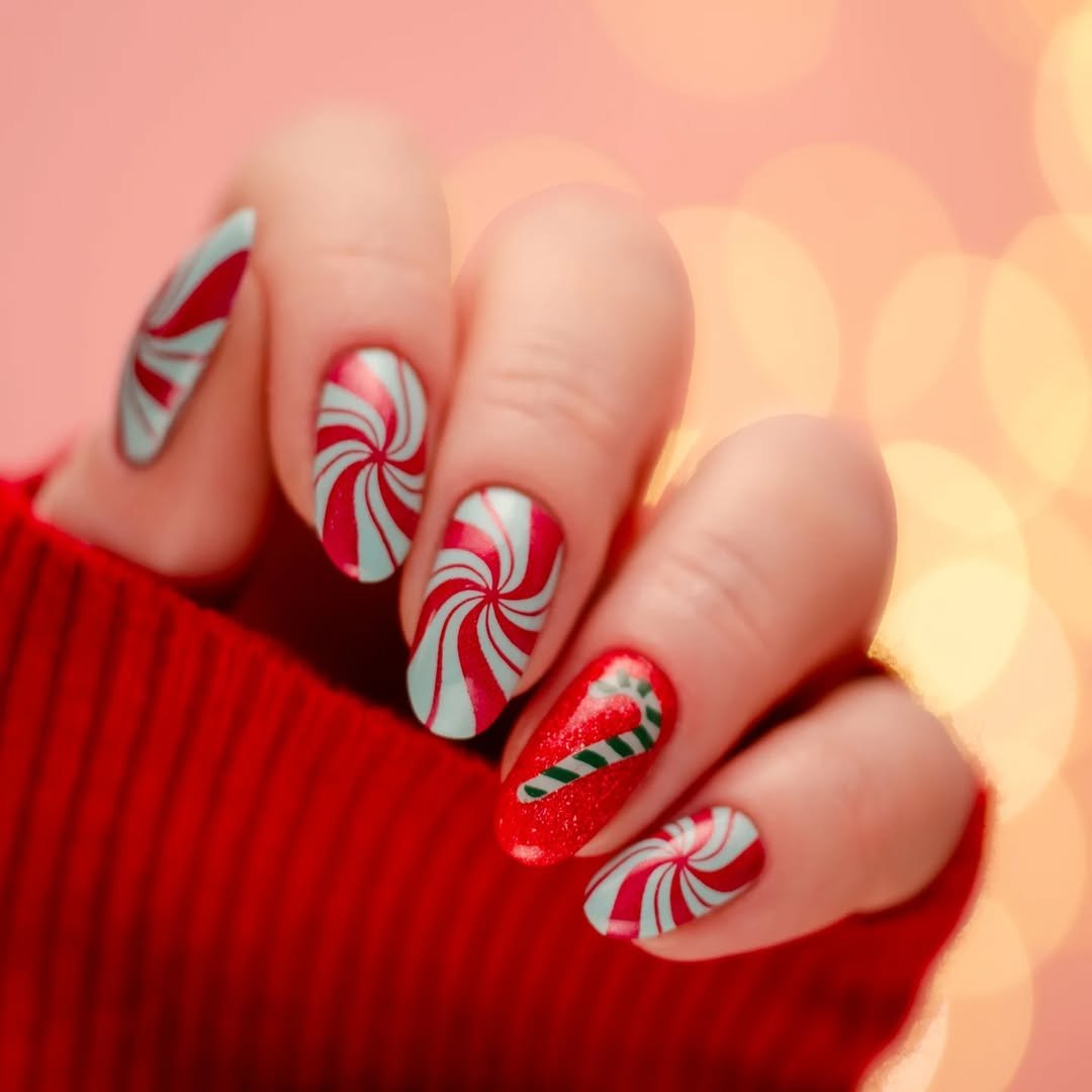 Red Christmas Nails