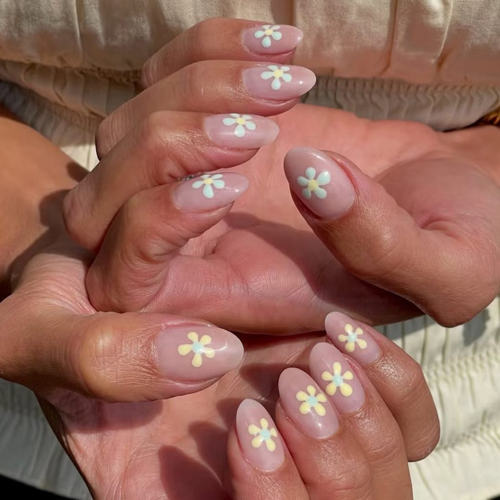 Chic Minimal French Tips That Elevate Every Look