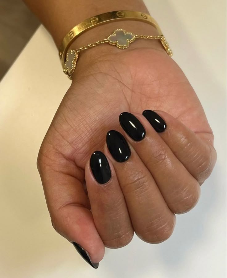  Black Nails That Instantly Elevate Your Entire Look