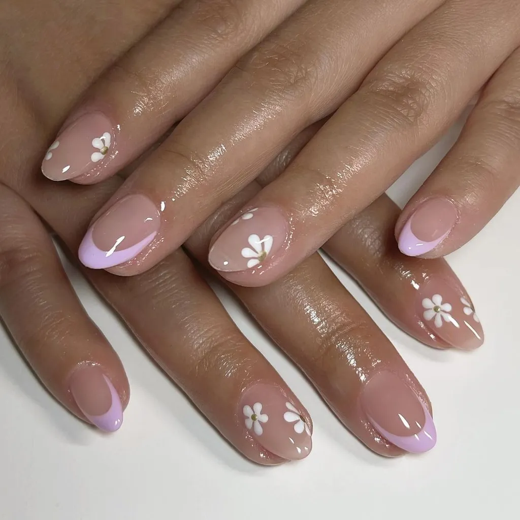 This Soft Floral French Nail Look Is Pure Spring Magic