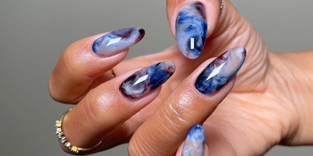 Mesmerizing Blue Marble Nails That Look Like Liquid Art
