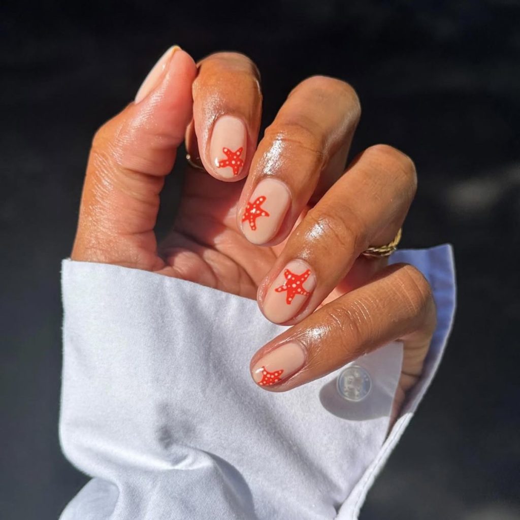 Tiny Starfish, Big Summer Energy in These Classy Beach Nails