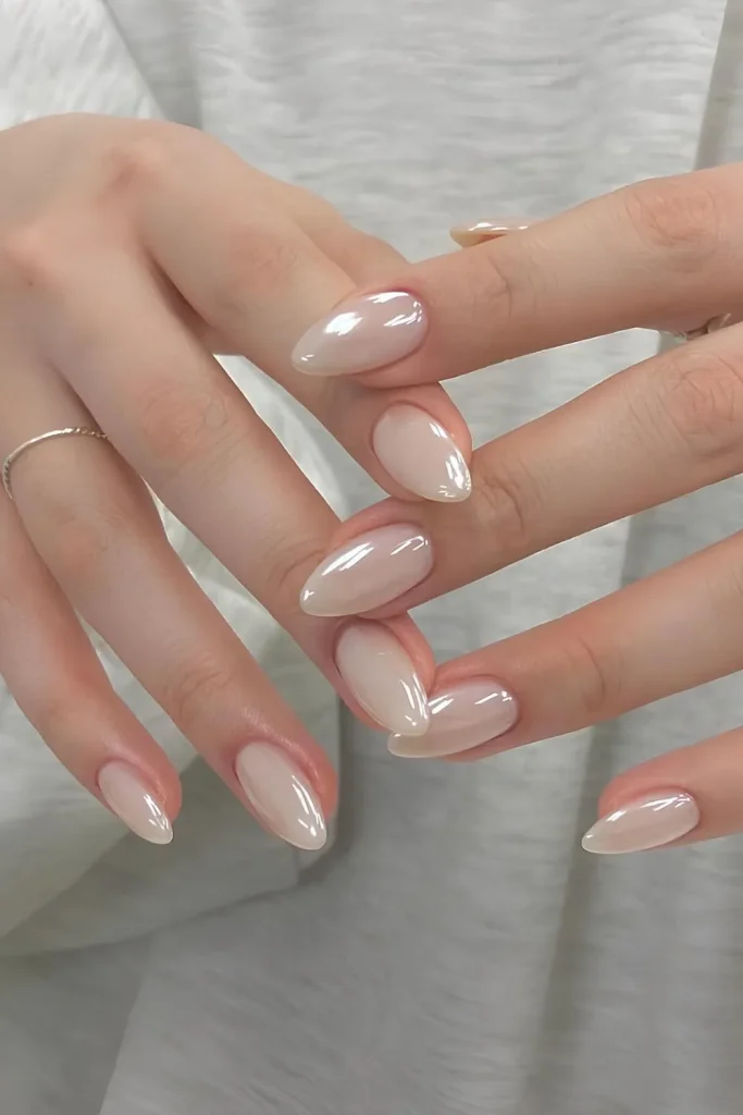 Bare Glow Nails That Look Effortlessly Refined