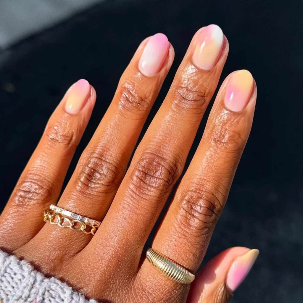 Sunset Ombre Nails That Glow Like Spring Evenings 