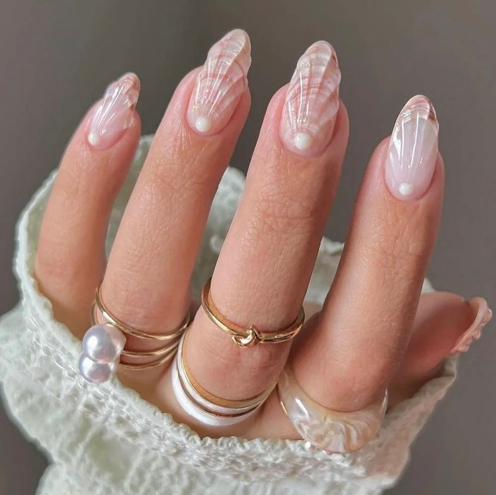 These Pearl Shell Nails Look Straight Out of a Dream