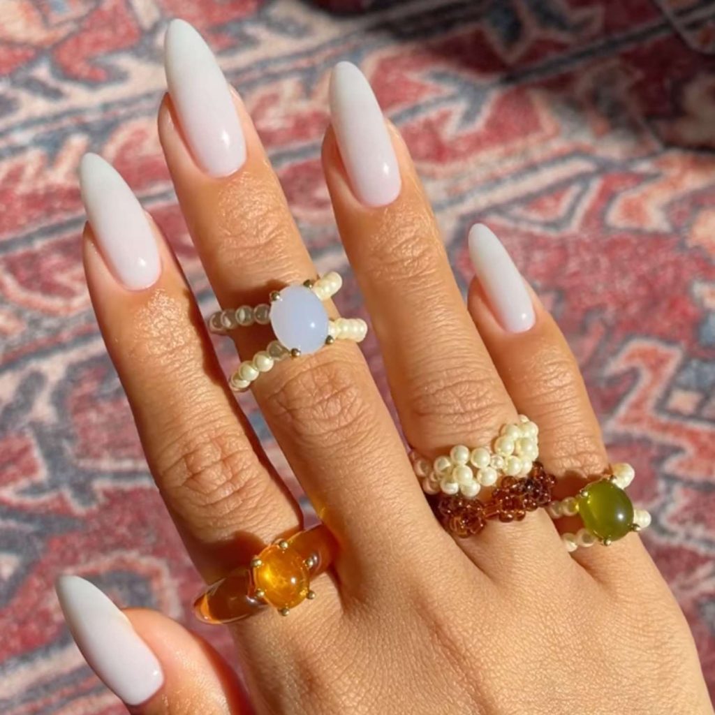 Pure White Nails That Glow in Sunlight