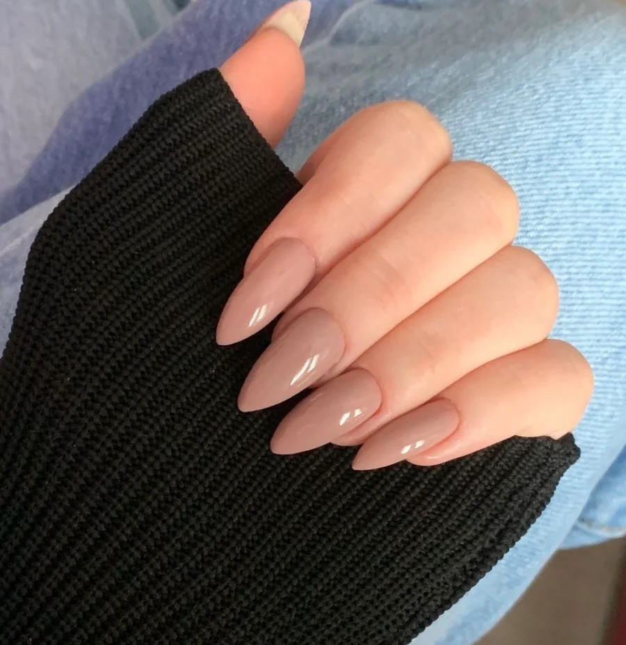 Glossy Almond Nails