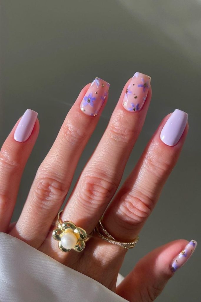 Lilac Bloom Nails With a Touch of Golden Spark