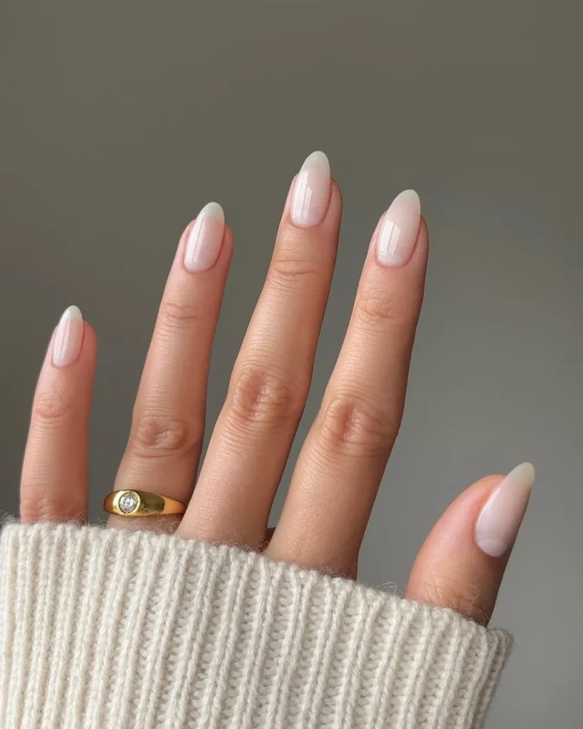 Clean Gradient Nails That Look Effortlessly Elegant