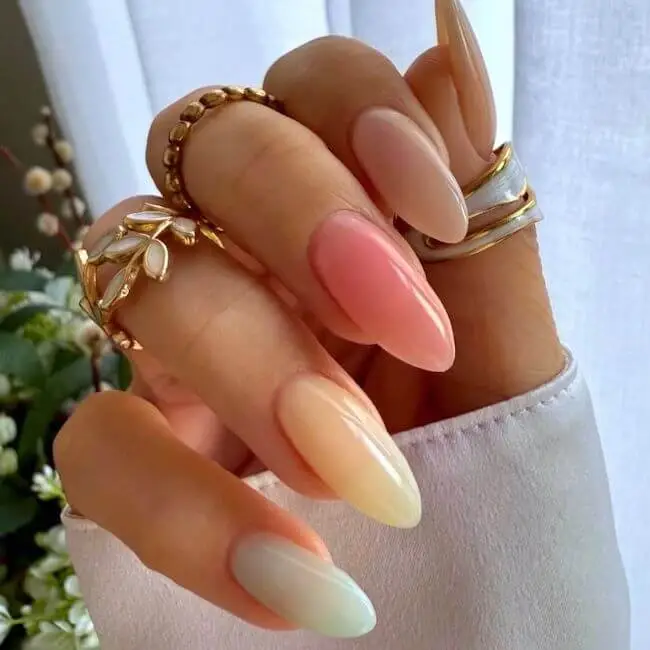 Soft Pastel Waves Create the Dreamiest Classy Beach Nails