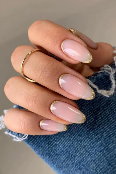 Elegant Gel Nails with Golden Edge Detail