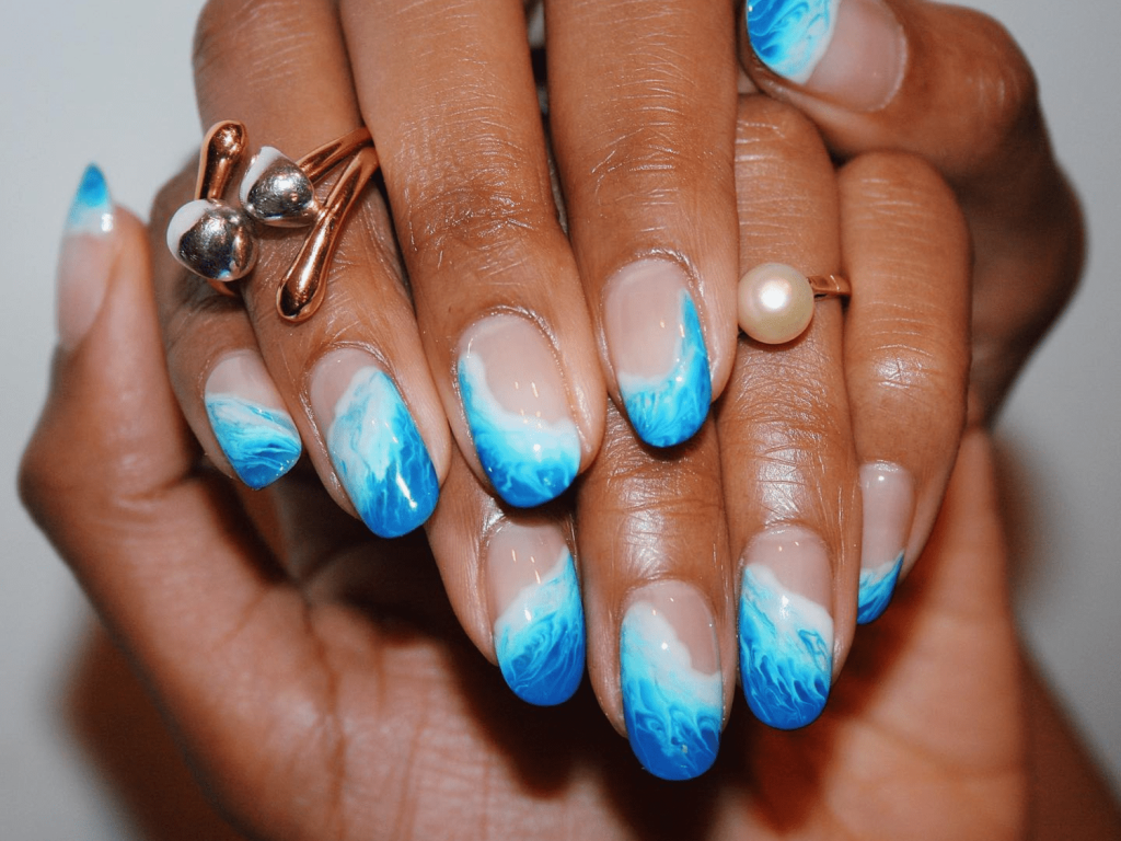 These Ocean Wave Nails Look Like the Sea Frozen in Motion