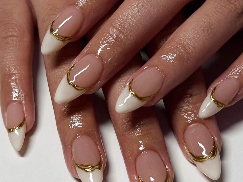 Golden Edge French Tips That Redefine Elegance